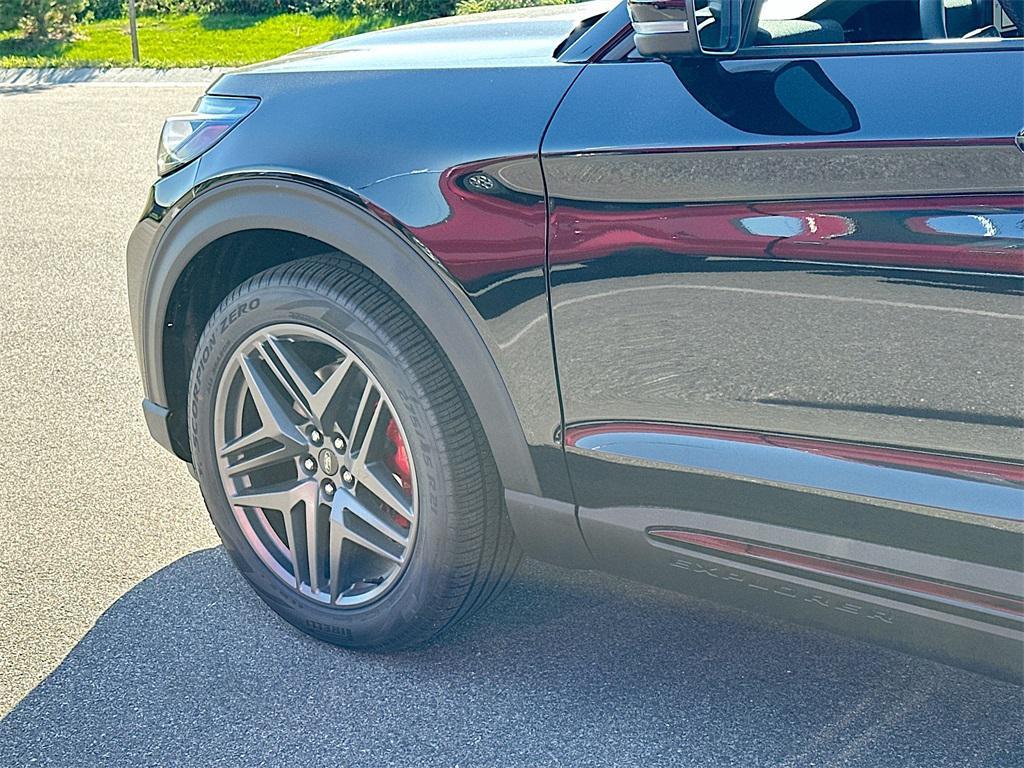 new 2025 Ford Explorer car, priced at $58,726