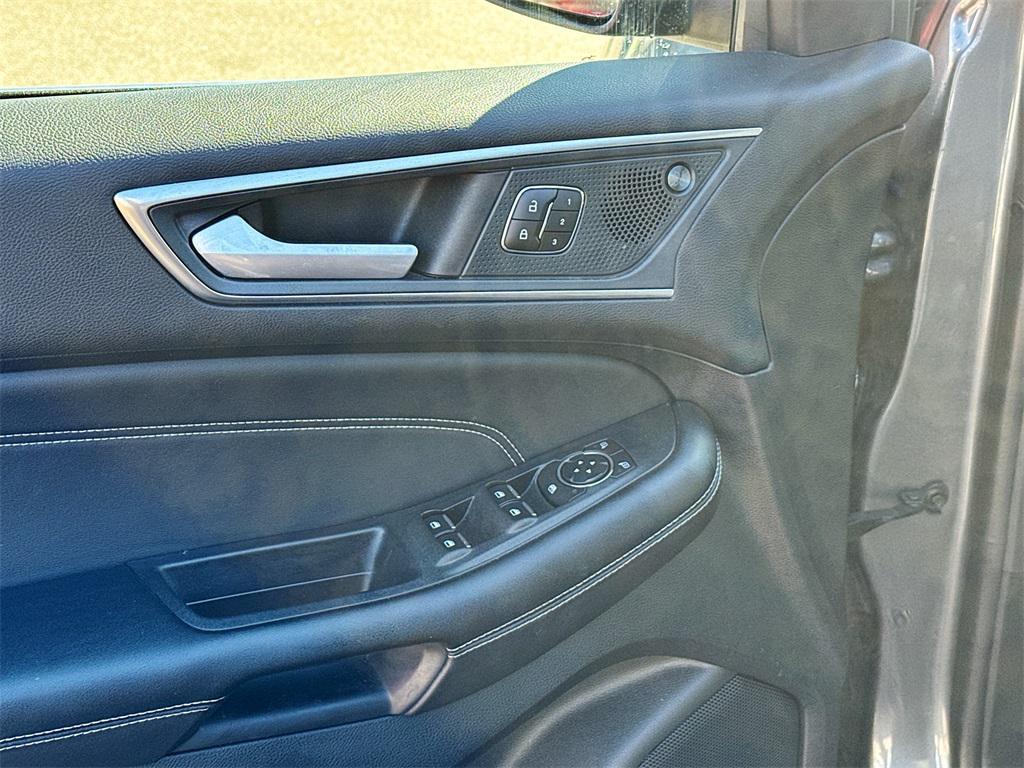 used 2024 Ford Edge car, priced at $27,899