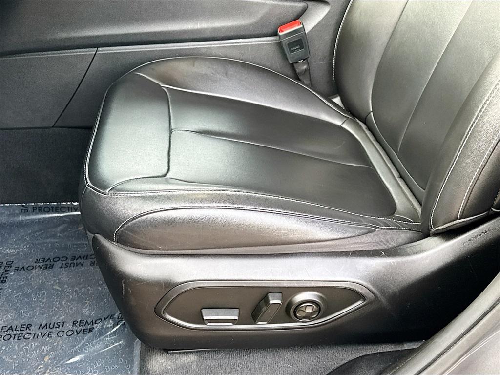 used 2023 Jeep Grand Cherokee L car, priced at $31,142