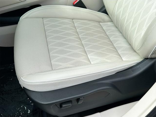 used 2023 Buick Envision car, priced at $36,399