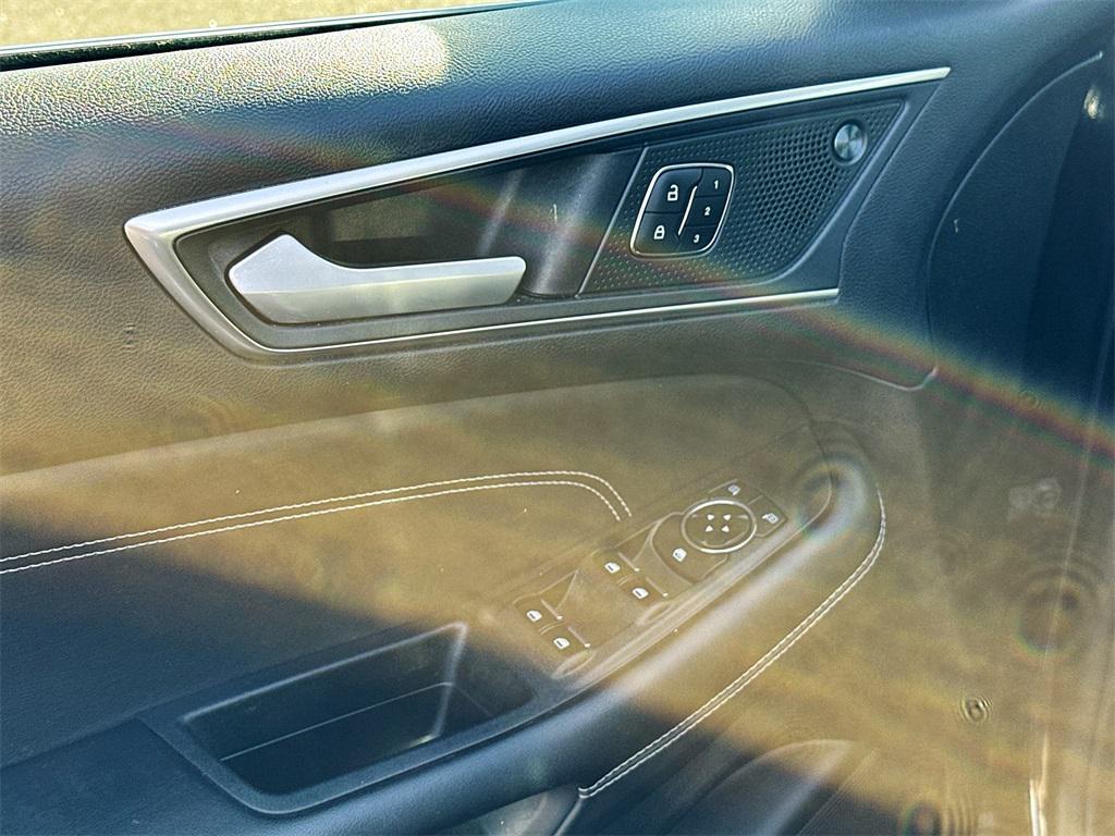used 2024 Ford Edge car, priced at $26,899