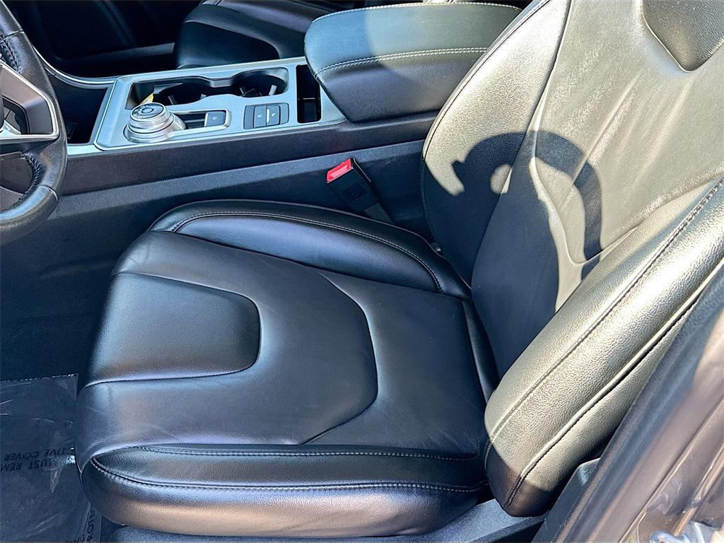used 2022 Ford Edge car, priced at $23,549