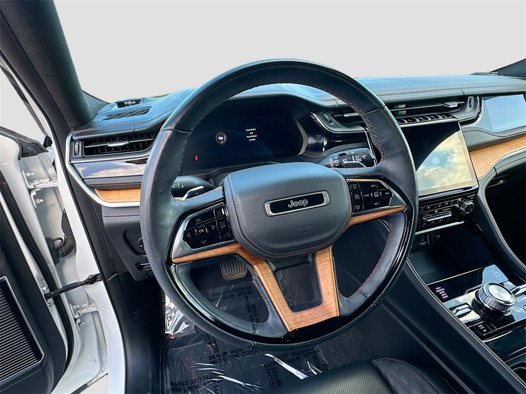 used 2022 Jeep Grand Cherokee car, priced at $36,999