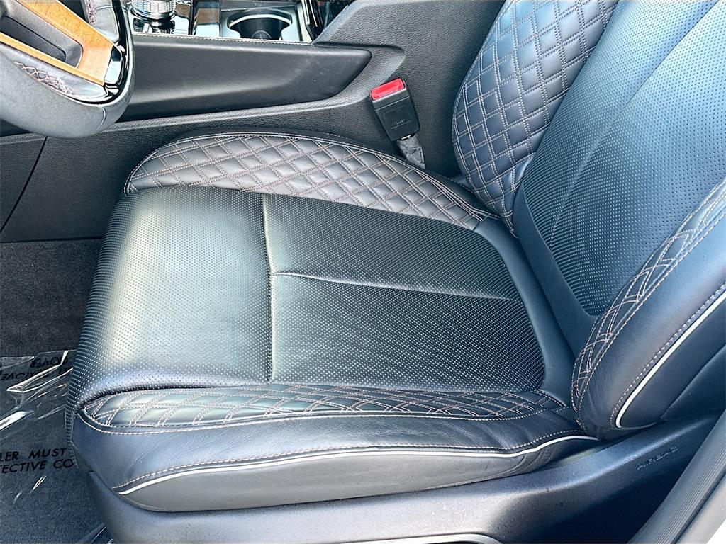 used 2022 Jeep Grand Cherokee car, priced at $36,999