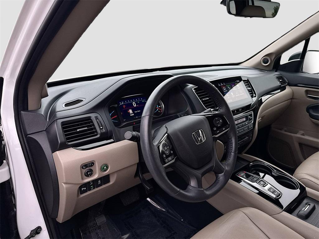 used 2022 Honda Pilot car, priced at $36,724