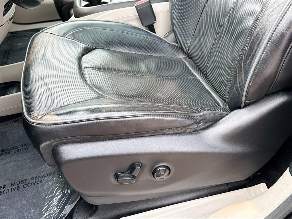 used 2018 Chrysler Pacifica Hybrid car, priced at $20,000