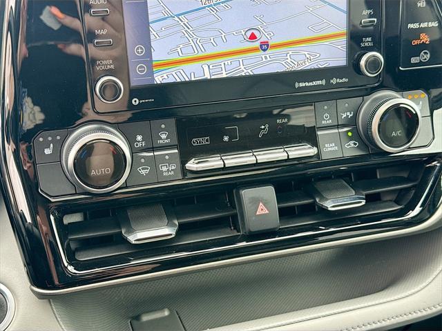 used 2021 Toyota Highlander car, priced at $34,586