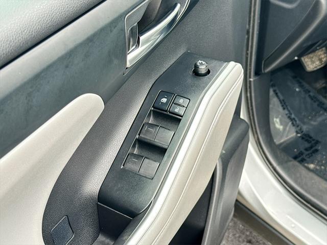 used 2021 Toyota Highlander car, priced at $34,586