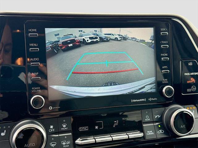 used 2021 Toyota Highlander car, priced at $34,586