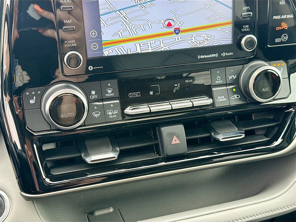 used 2021 Toyota Highlander car, priced at $29,997