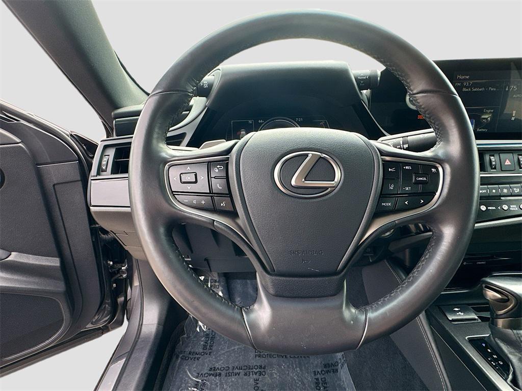 used 2022 Lexus ES 300h car, priced at $38,989