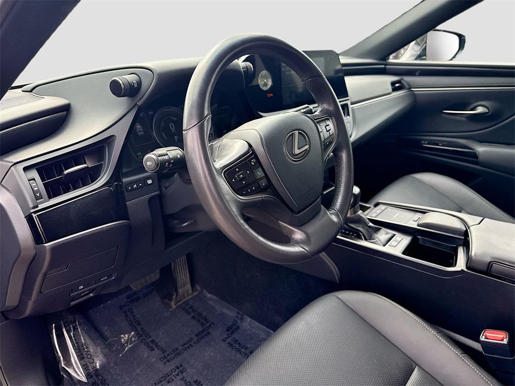 used 2022 Lexus ES 300h car, priced at $38,989