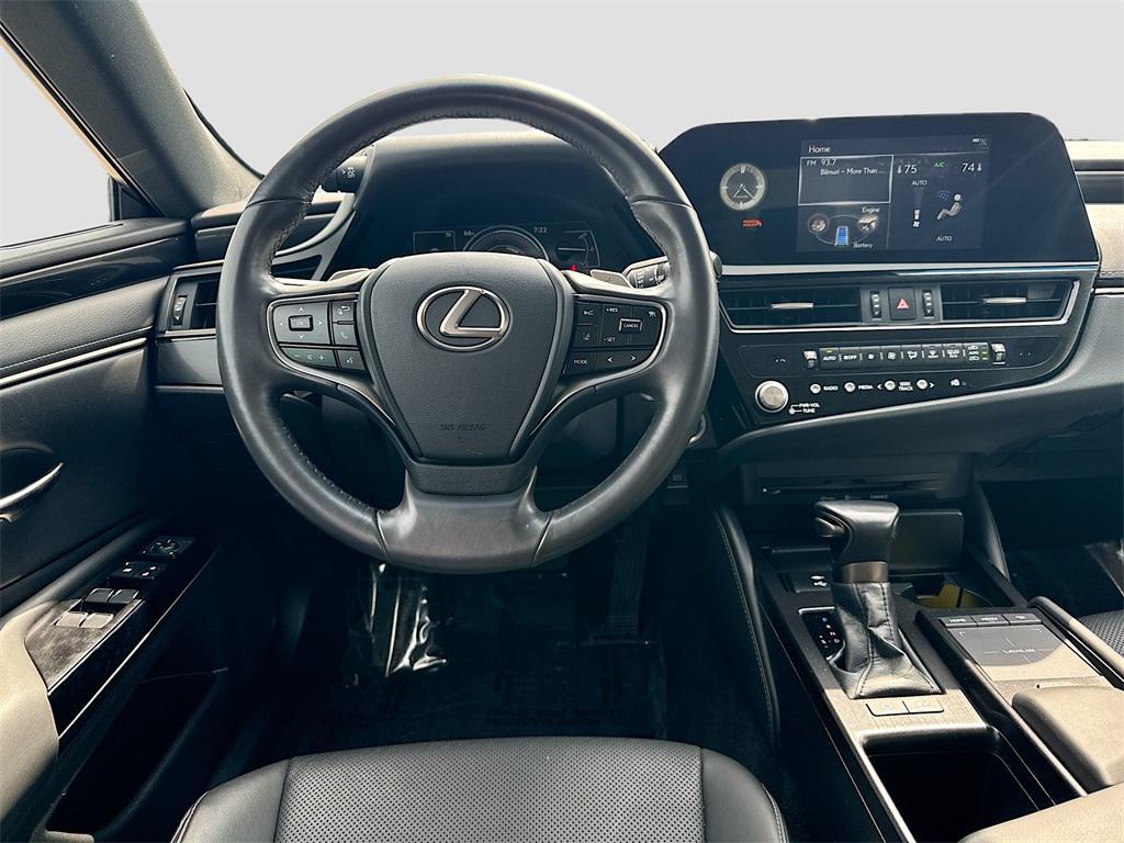 used 2022 Lexus ES 300h car, priced at $38,989