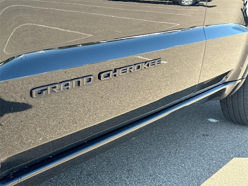 used 2017 Jeep Grand Cherokee car, priced at $15,000