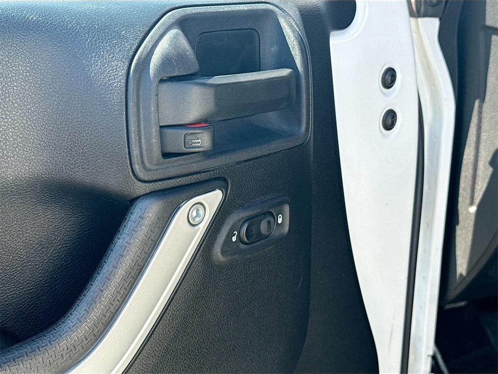used 2015 Jeep Wrangler Unlimited car, priced at $15,899