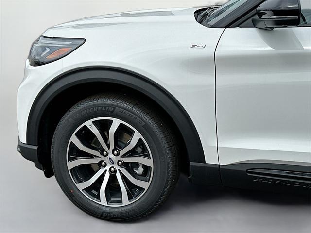 new 2025 Ford Explorer car, priced at $48,579