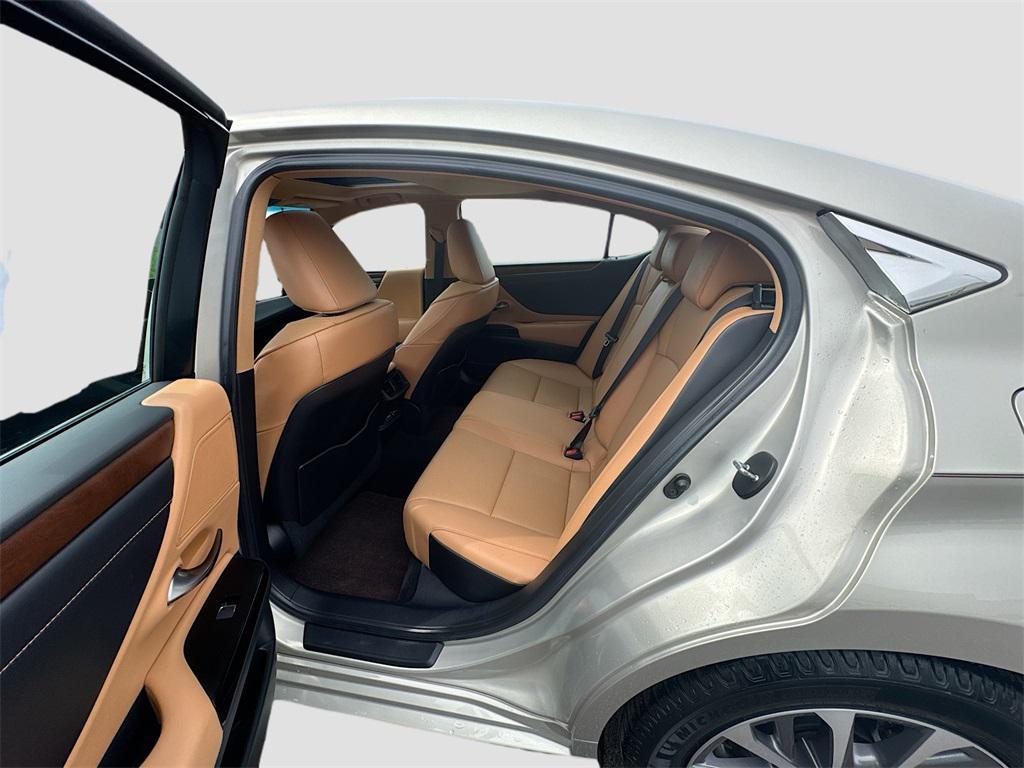 used 2022 Lexus ES 350 car, priced at $34,399