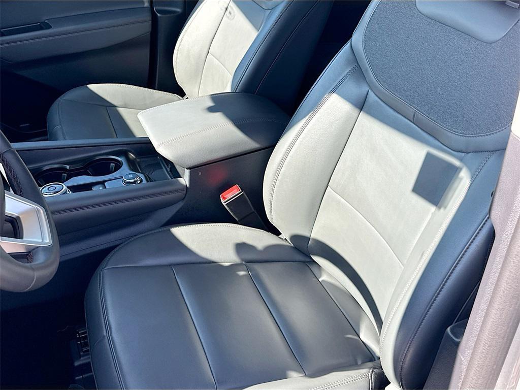 used 2025 Ford Explorer car, priced at $42,999