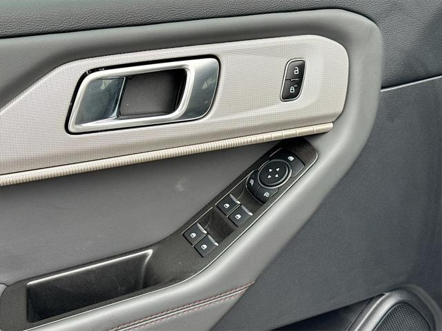used 2025 Ford Explorer car, priced at $43,548