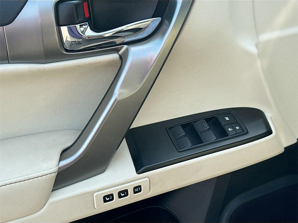 used 2022 Lexus GX 460 car, priced at $54,999