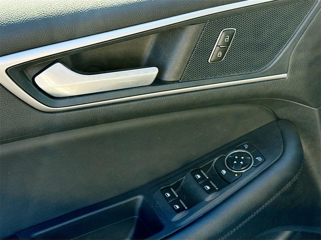 used 2024 Ford Edge car, priced at $23,999