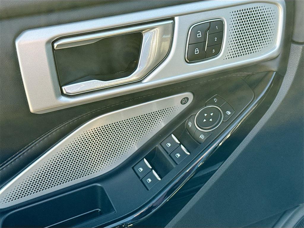 used 2022 Ford Explorer car, priced at $35,989