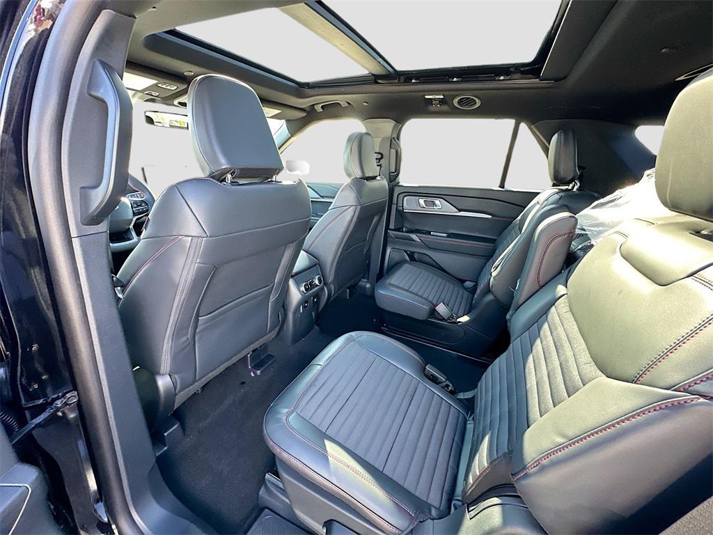 new 2025 Ford Explorer car, priced at $50,095