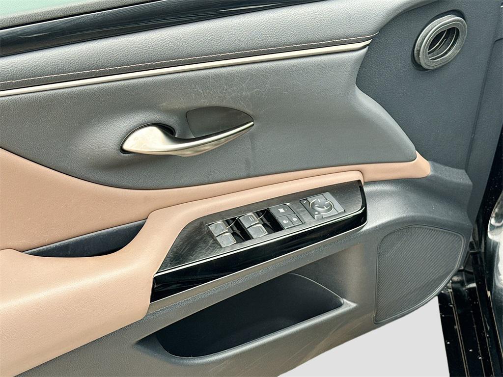 used 2023 Lexus ES 350 car, priced at $38,987