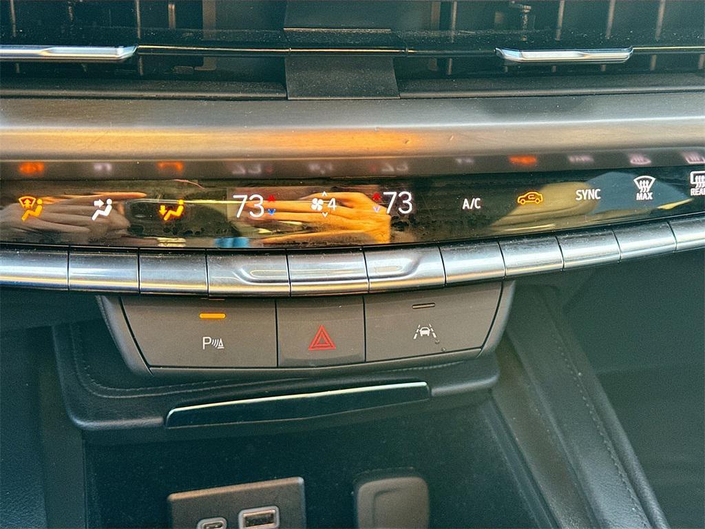 used 2024 Cadillac XT4 car, priced at $31,999