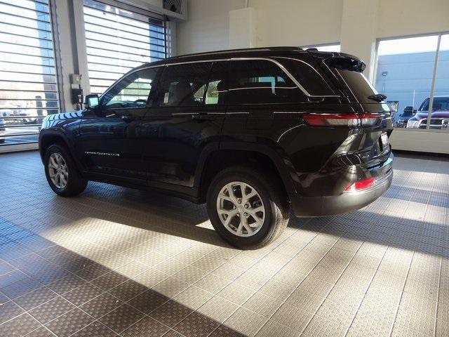 new 2024 Jeep Grand Cherokee car, priced at $54,885