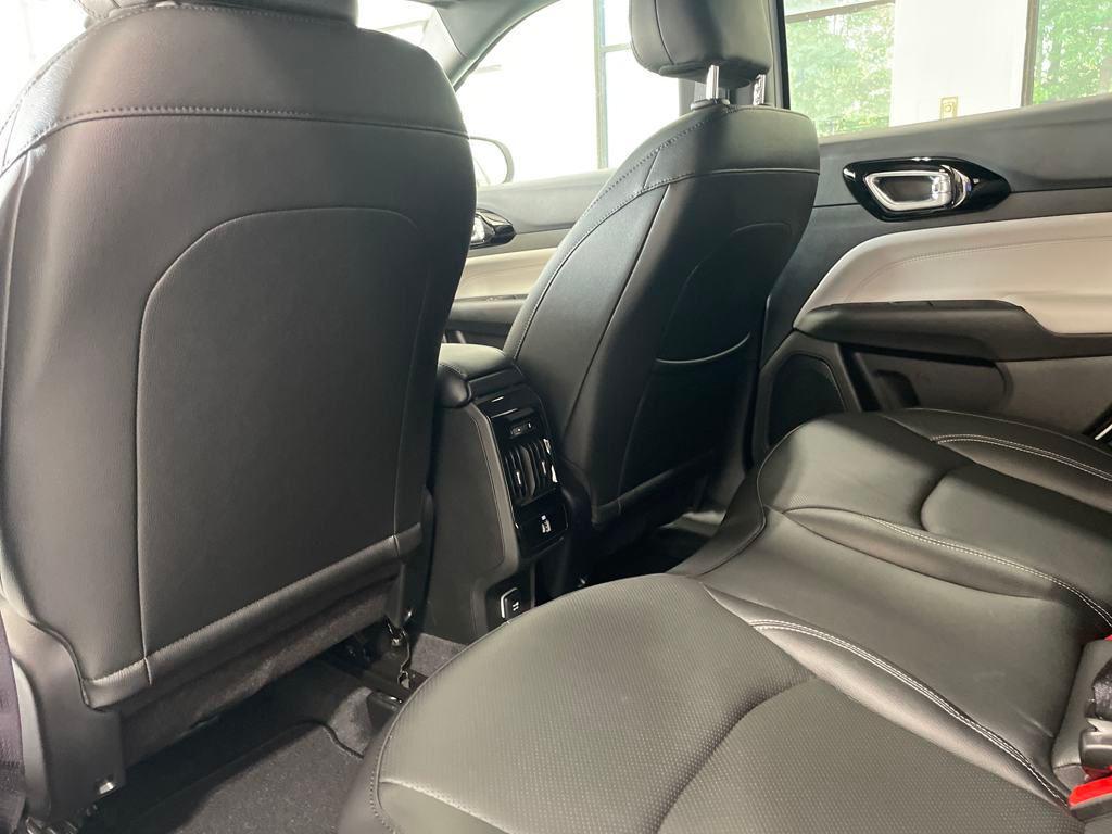 new 2025 Jeep Compass car, priced at $28,500