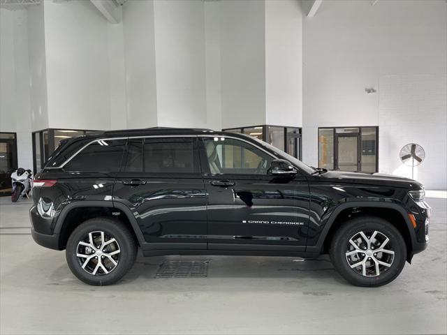 new 2025 Jeep Grand Cherokee car, priced at $41,786