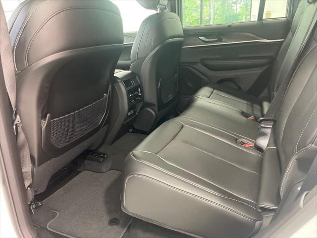 new 2025 Jeep Grand Cherokee car, priced at $43,500