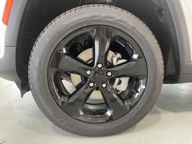 new 2025 Jeep Grand Cherokee car, priced at $53,446