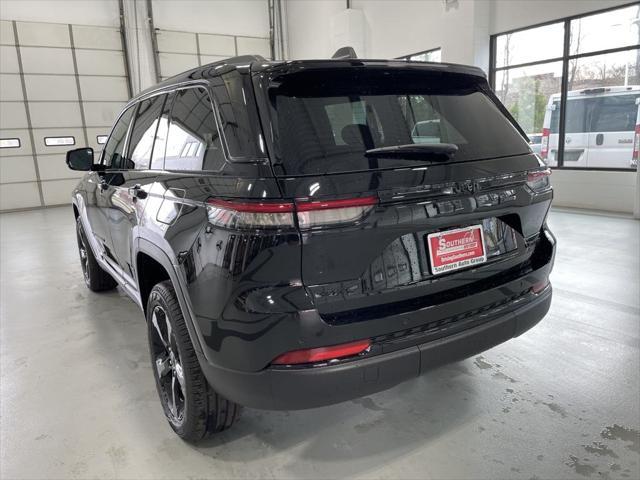 new 2025 Jeep Grand Cherokee car, priced at $41,900