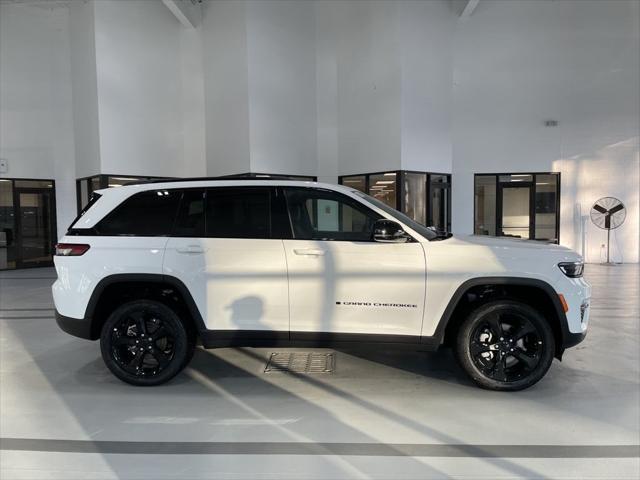 new 2025 Jeep Grand Cherokee car, priced at $42,500