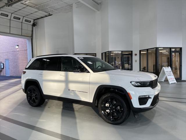 new 2025 Jeep Grand Cherokee car, priced at $42,500