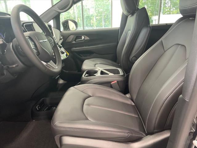 new 2025 Chrysler Pacifica car, priced at $37,500