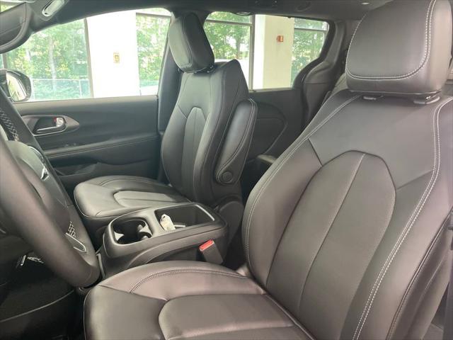 new 2025 Chrysler Pacifica car, priced at $37,500