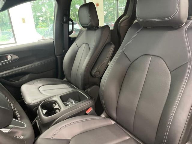 new 2025 Chrysler Pacifica car, priced at $37,500