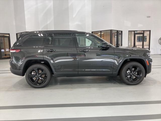 new 2024 Jeep Grand Cherokee car, priced at $41,950