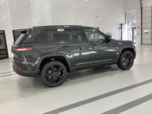 new 2024 Jeep Grand Cherokee car, priced at $41,950