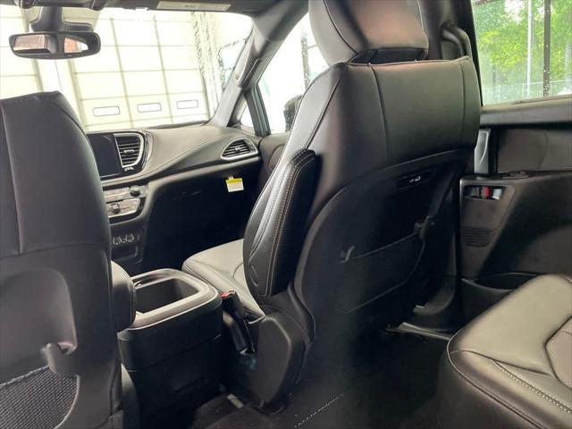 new 2025 Chrysler Pacifica car, priced at $38,500