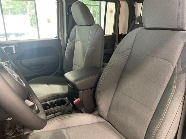 new 2025 Jeep Gladiator car, priced at $41,750