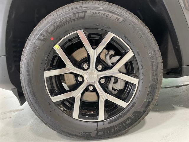 new 2025 Jeep Grand Cherokee car, priced at $39,800