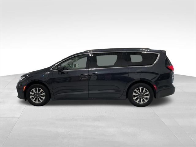 used 2021 Chrysler Pacifica Hybrid car, priced at $21,500