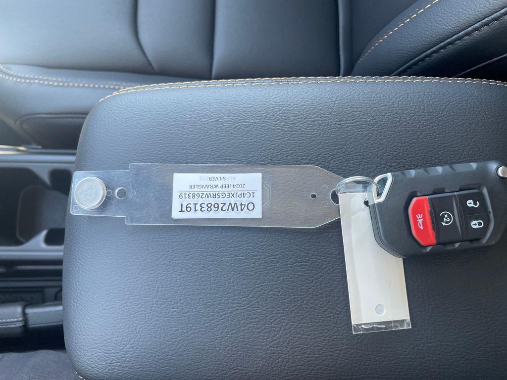 new 2025 Jeep Wrangler car, priced at $48,300