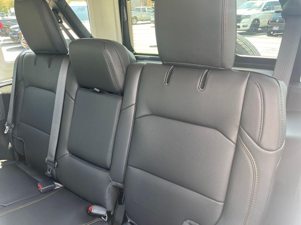 new 2025 Jeep Wrangler car, priced at $48,300