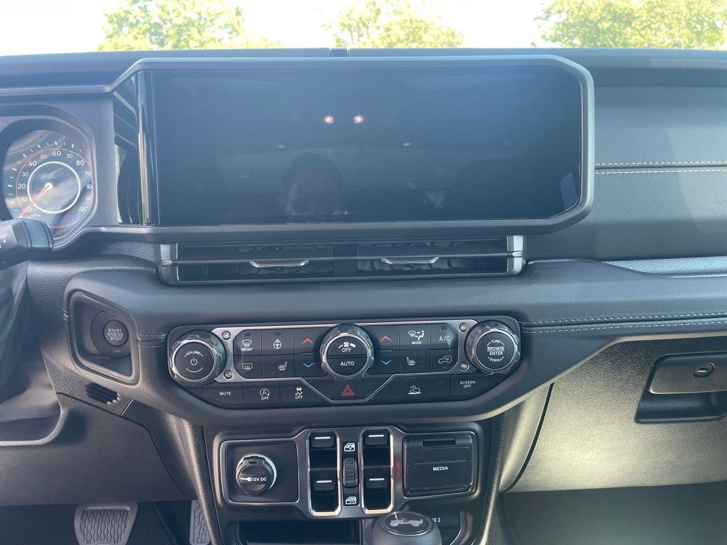 new 2025 Jeep Wrangler car, priced at $48,300