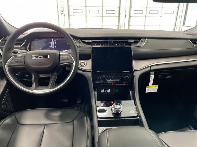 new 2025 Jeep Grand Cherokee car, priced at $40,500